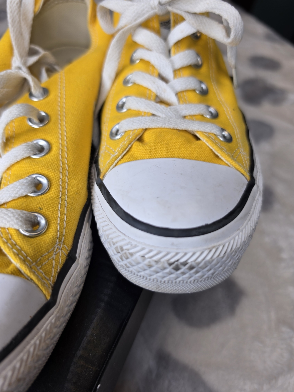 Converse Unisex Yellow Low Top Canvas Sneakers - Picture 4 of 10